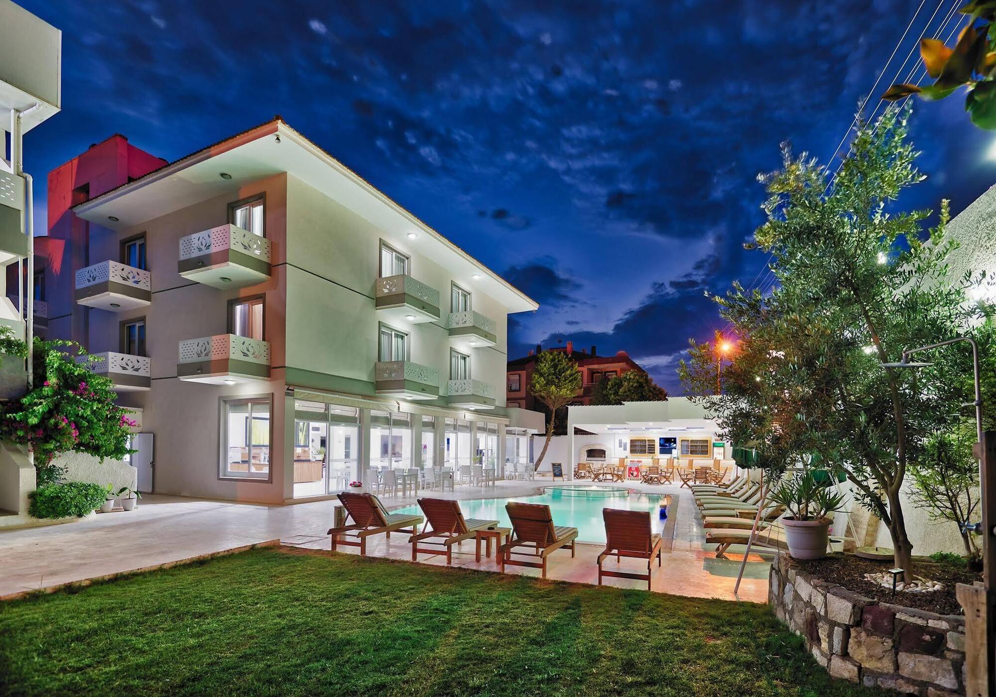 切什梅爱琴海郁金香酒店 Çeşme 外观 照片